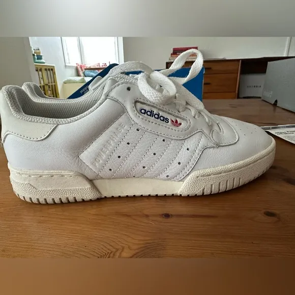 👟Adidas Powerphase Cloud White - Size 5.5 Mens👟