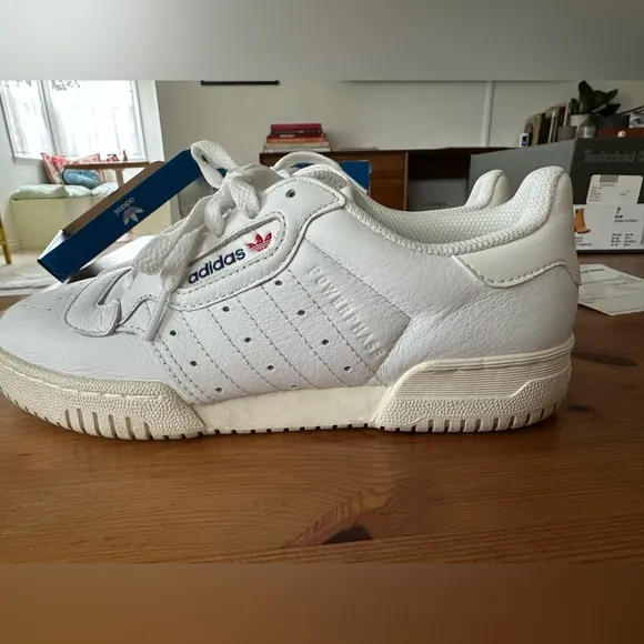 👟Adidas Powerphase Cloud White - Size 5.5 Mens👟