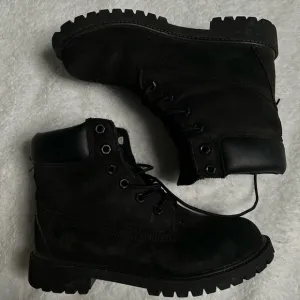 Black Timberland Lace Up‎ Boots