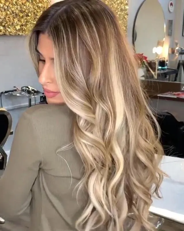 Comfortable Body Wavy Blonde Wigs