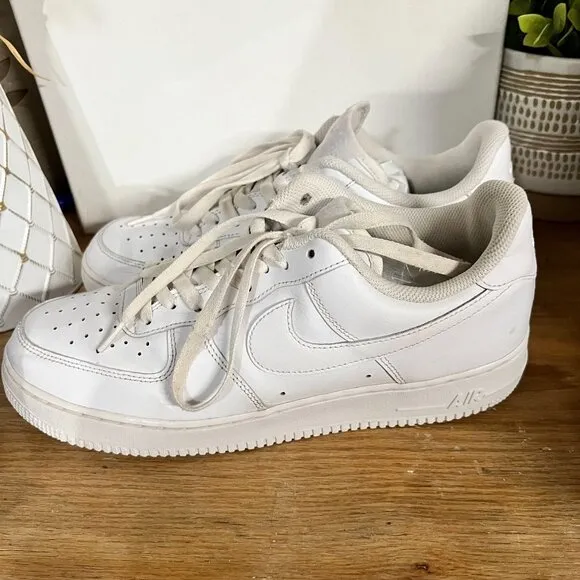 EUC (CW2288-111) Mens Nike Air Force1-Triple White Sneakers Athletic Train siz11