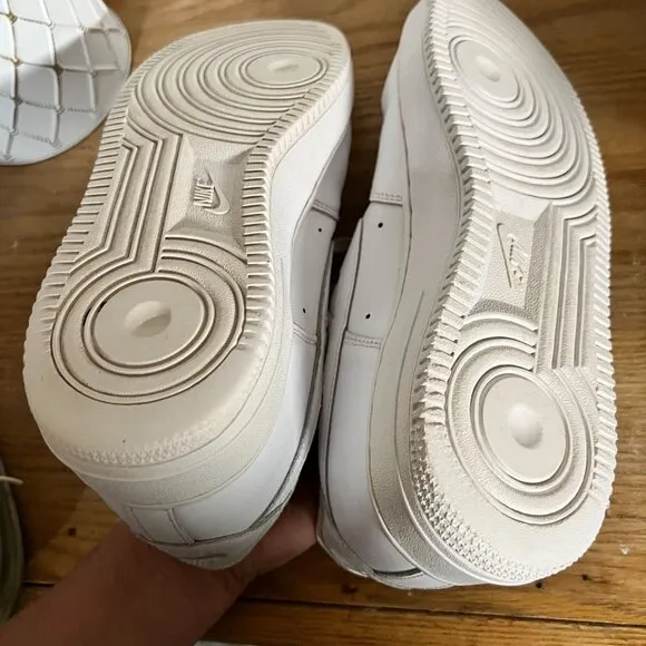 EUC (CW2288-111) Mens Nike Air Force1-Triple White Sneakers Athletic Train siz11
