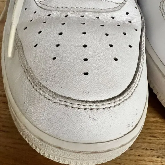EUC (CW2288-111) Mens Nike Air Force1-Triple White Sneakers Athletic Train siz11