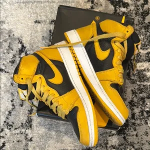 Jordan 1 Retro High OG - Pollen