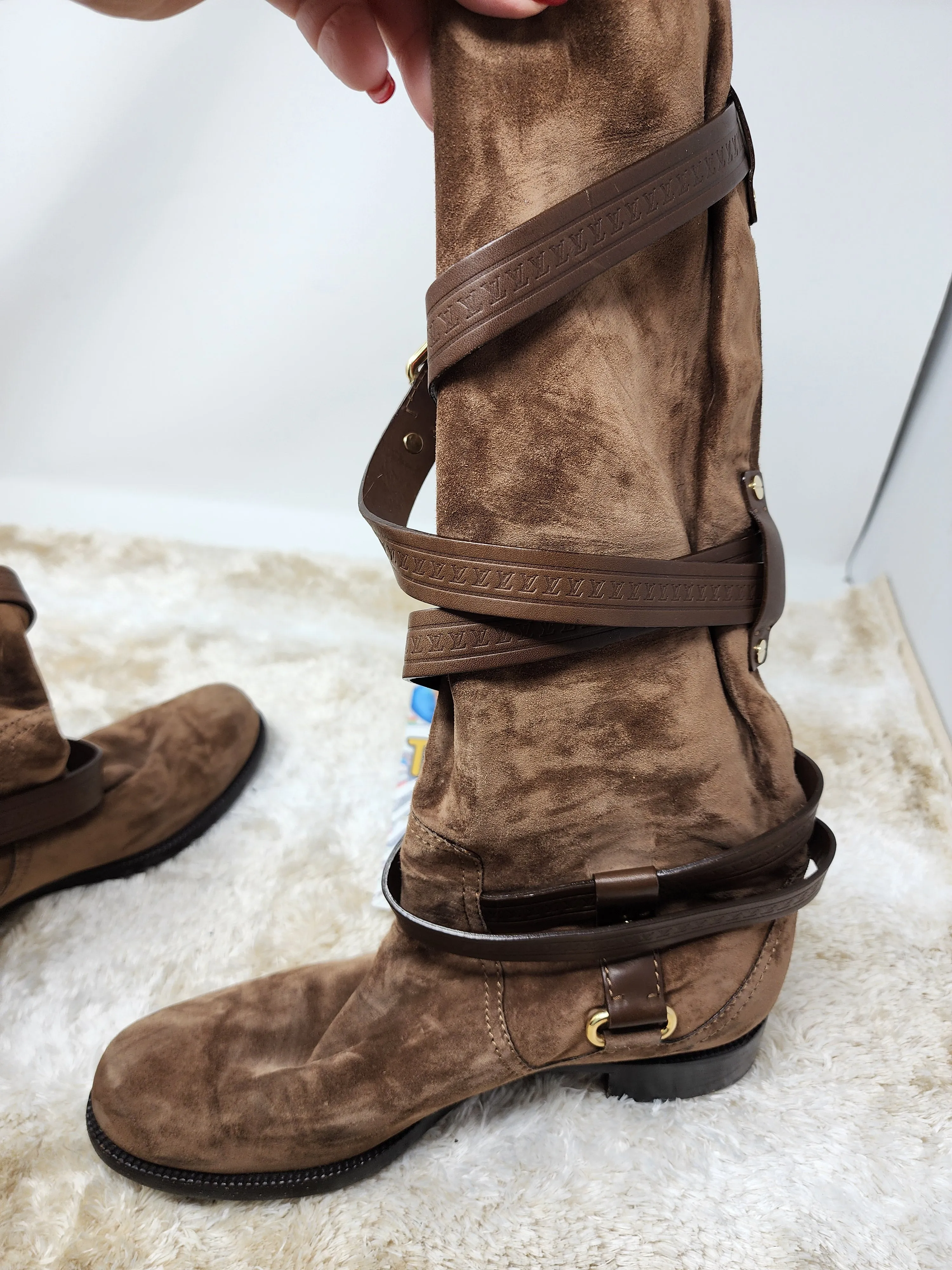 LOUIS VUITTON BROWN SUEDE CRISS CROSS BUCKLE BOOTS - 39.5