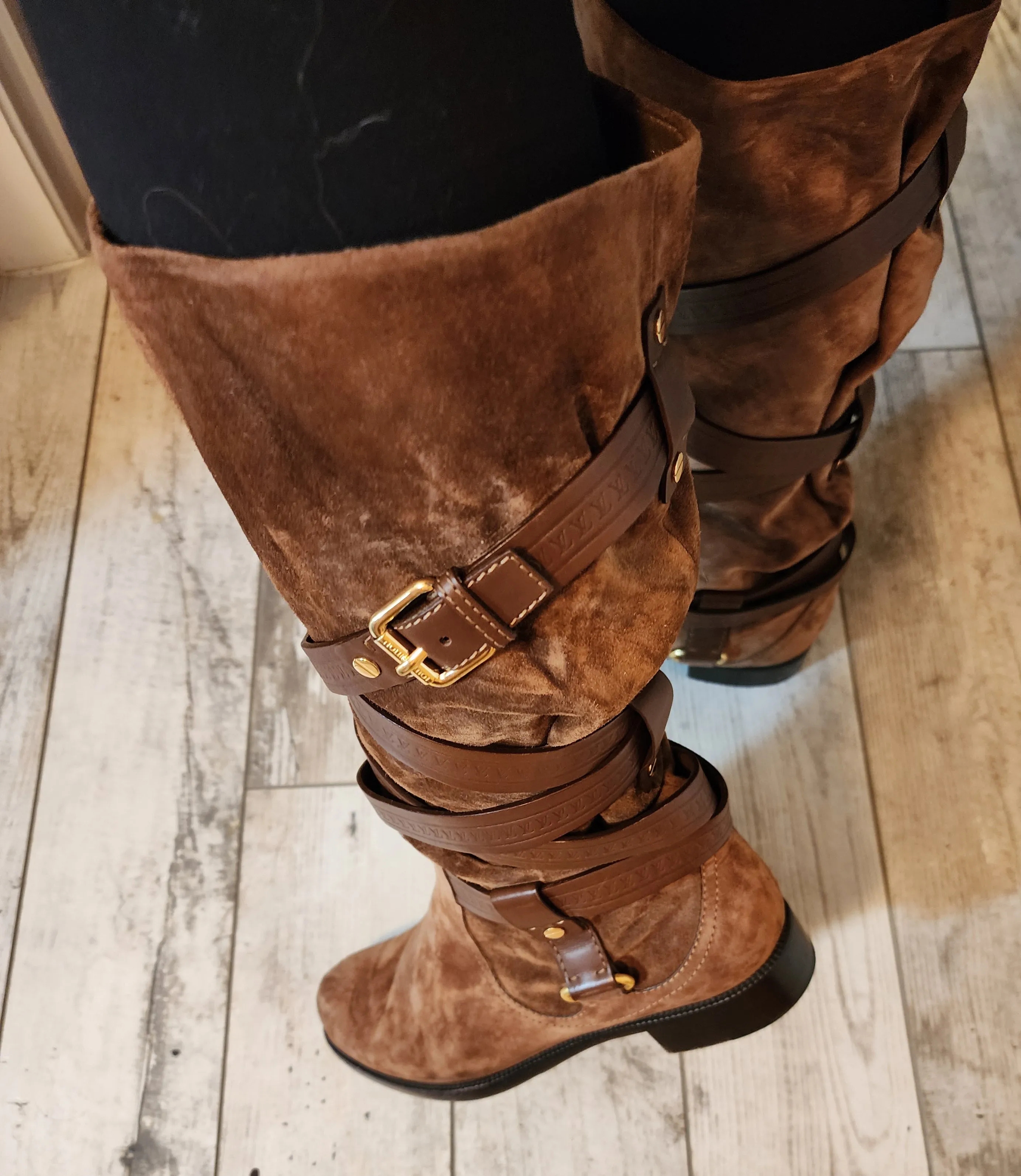 LOUIS VUITTON BROWN SUEDE CRISS CROSS BUCKLE BOOTS - 39.5