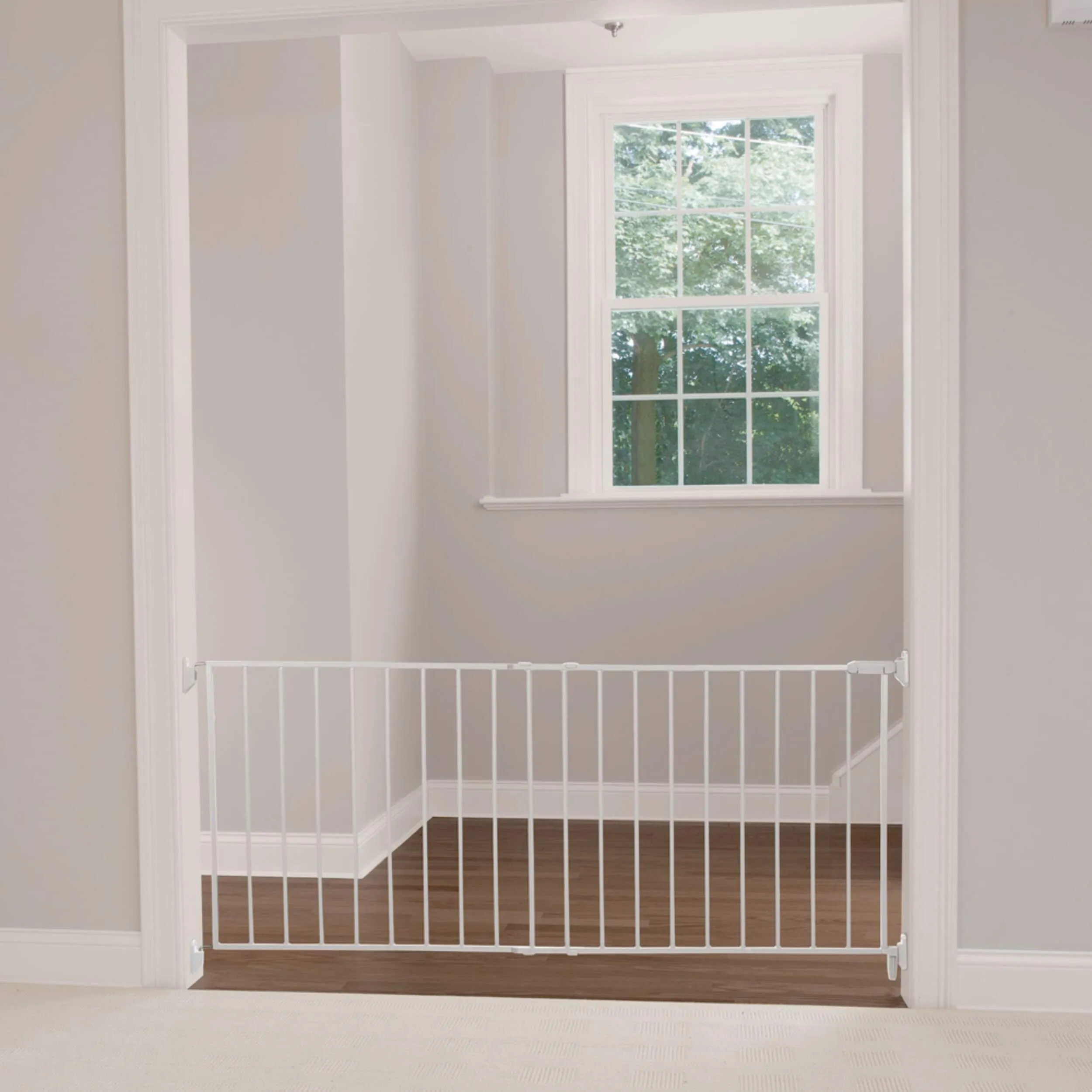 NEW Safety 1st Wide & Sturdy Sliding Gate, Retails $80