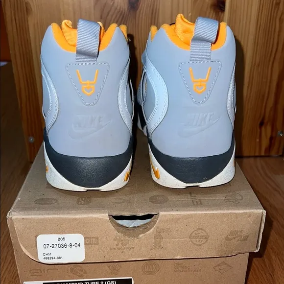 Nike Air Diamond Turf 2 (GS) Sneakers