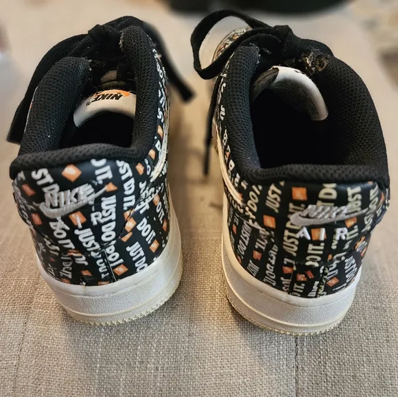 Nike Air Force 1 Black Blokecore Sportswear Athletic Sneakers size 5.5Y