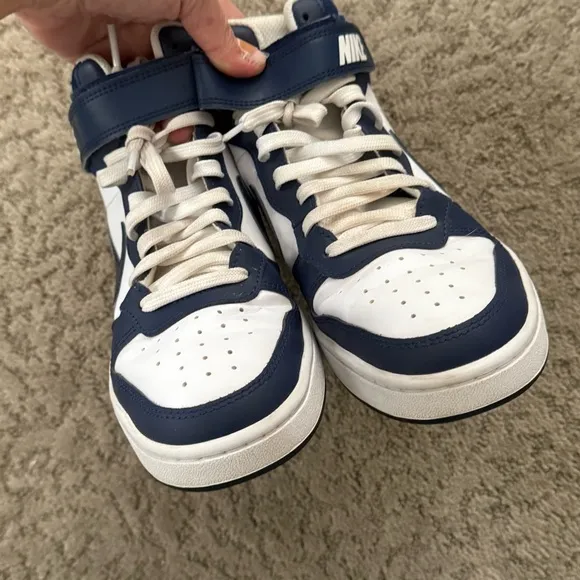 Nike Court Borough Mid 2 Boys' Grade School in Navy Blue and White