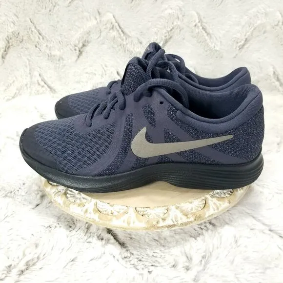 Nike Revolution 4 Boys Size 4Y Blue Athletic Running Shoes Sneakers 943309-013
