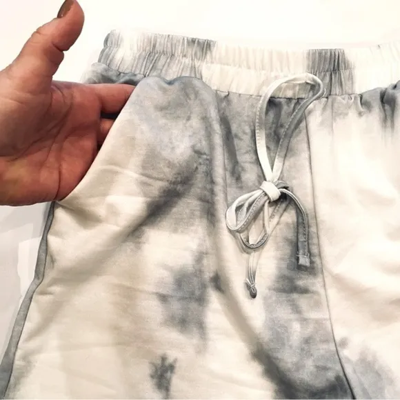 NWOT 2-Piece Tie Dye Loungewear Pajama Set in Gray &amp; White Size Medium