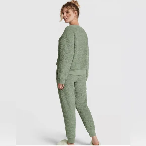 NWT PINK COZY JOGGER PAJAMA SET
