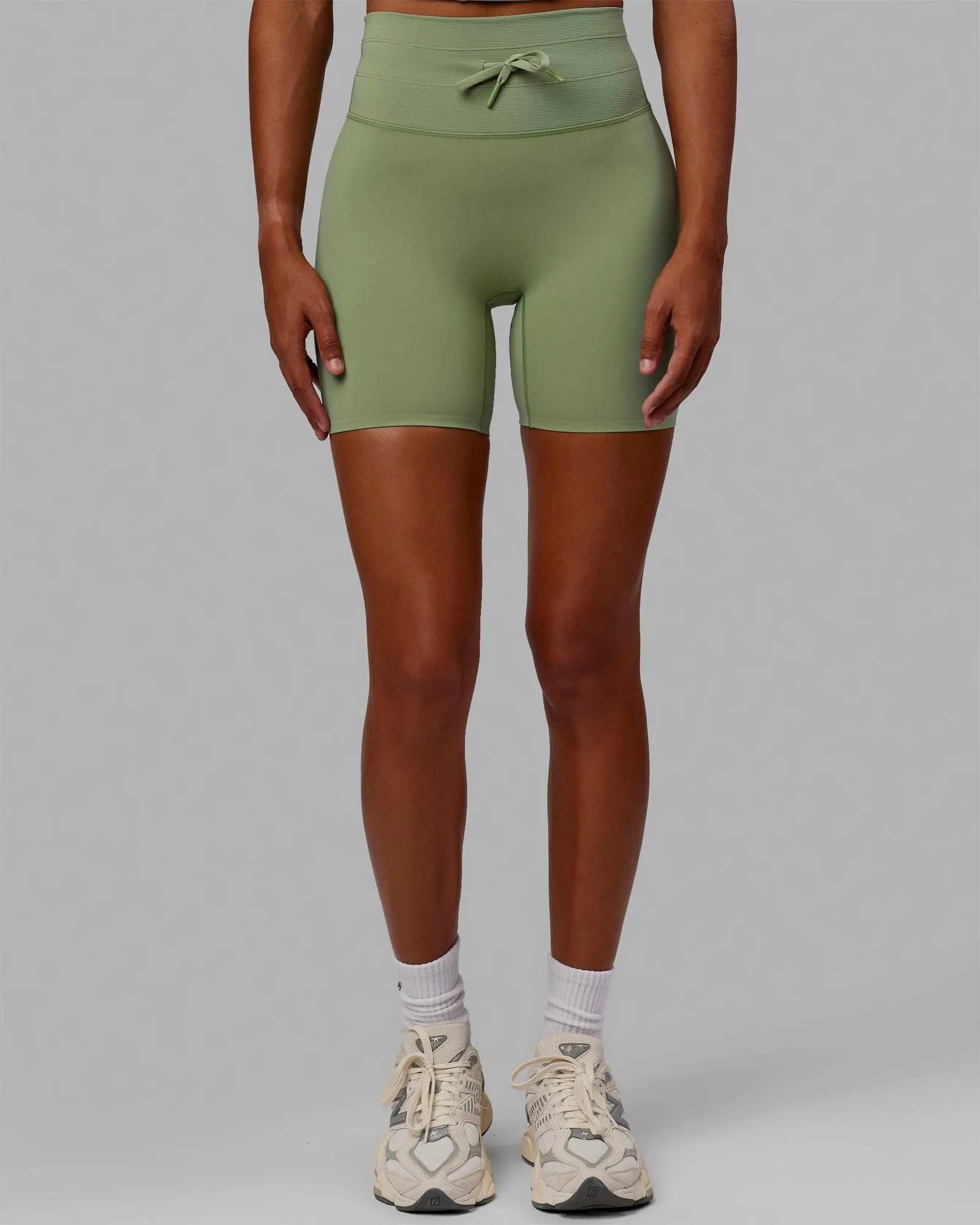 Resistance Mid Short Tight - Bayleaf