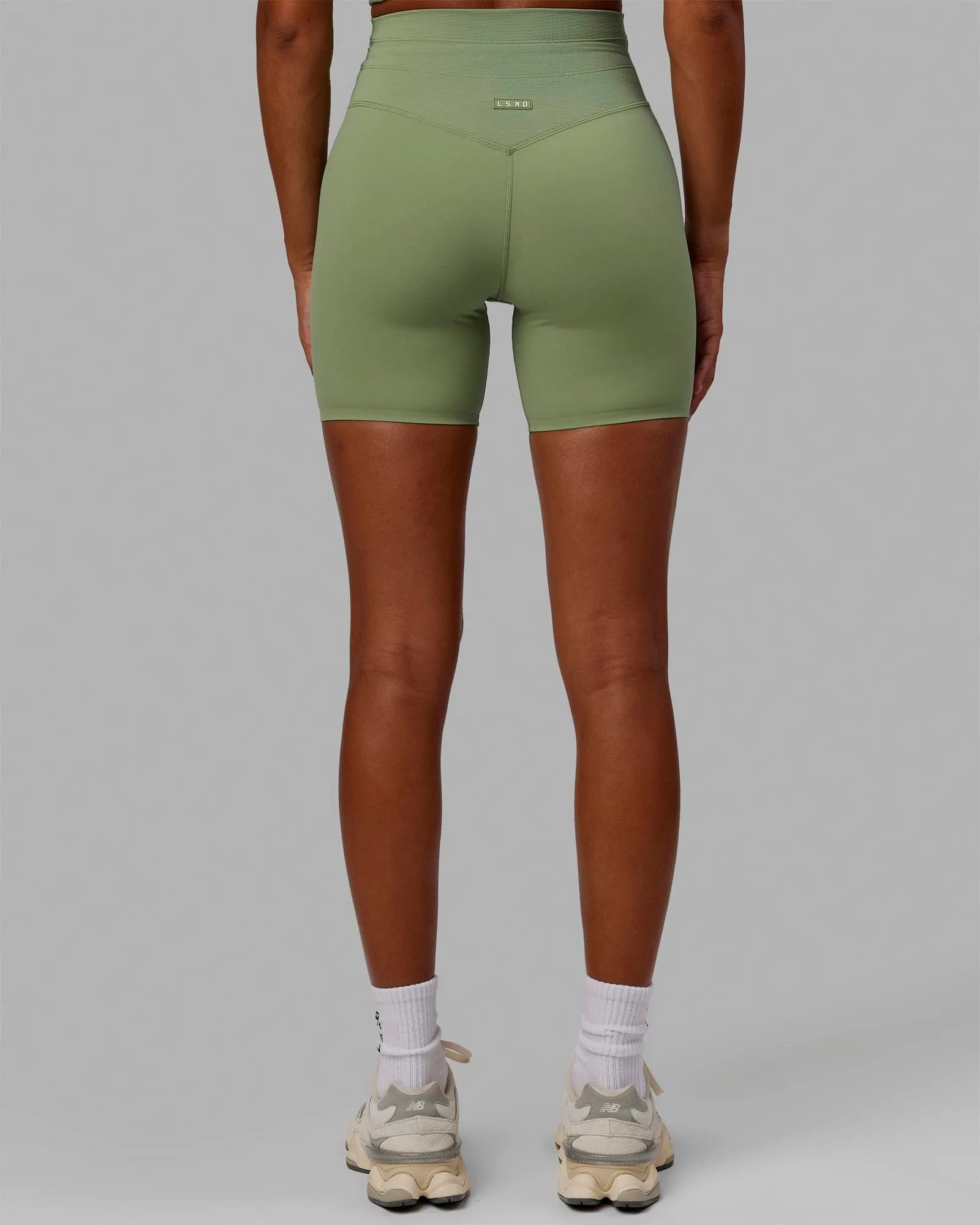 Resistance Mid Short Tight - Bayleaf