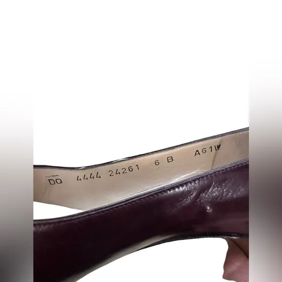Salvatore Ferragamo vintage 80s pumps burgundy Peonia 6 B
