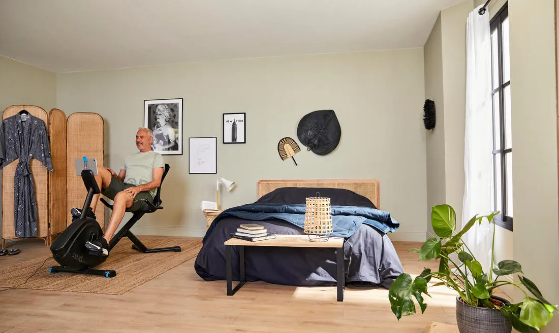 Semi-Recumbent Connected Exercise Bike EB Seat