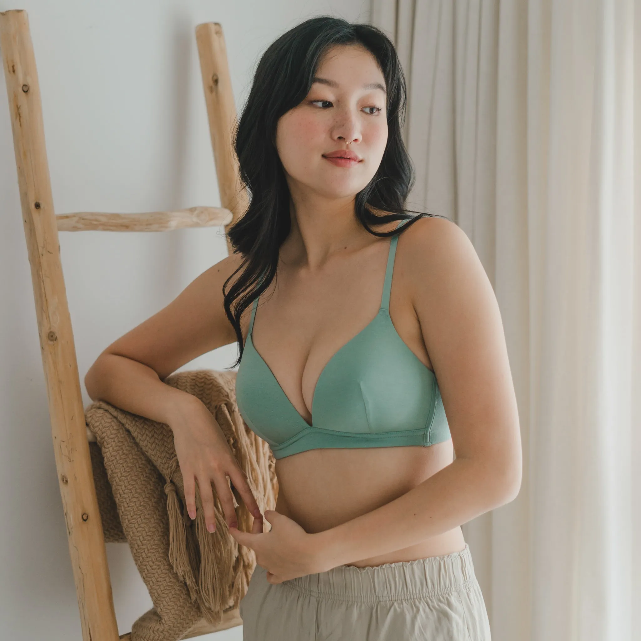 Supportive Flexi-Fit! Lightly-Lined Wireless Bra in Zen Sage