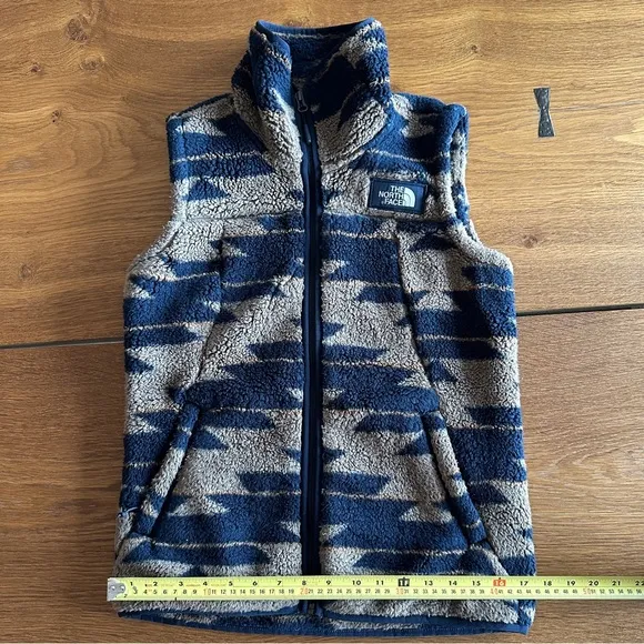 The North Face Campshire Vest - Women’s Small. Tan Navy Geo Print
