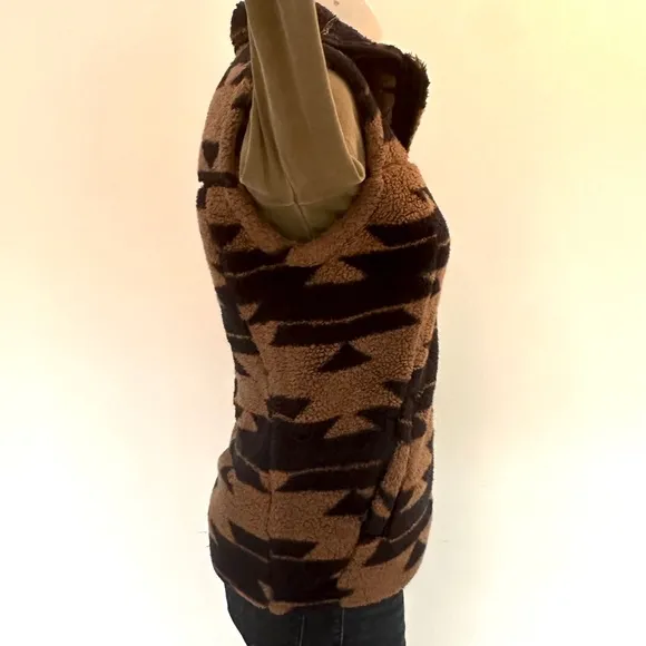 The North Face Campshire Vest - Women’s Small. Tan Navy Geo Print