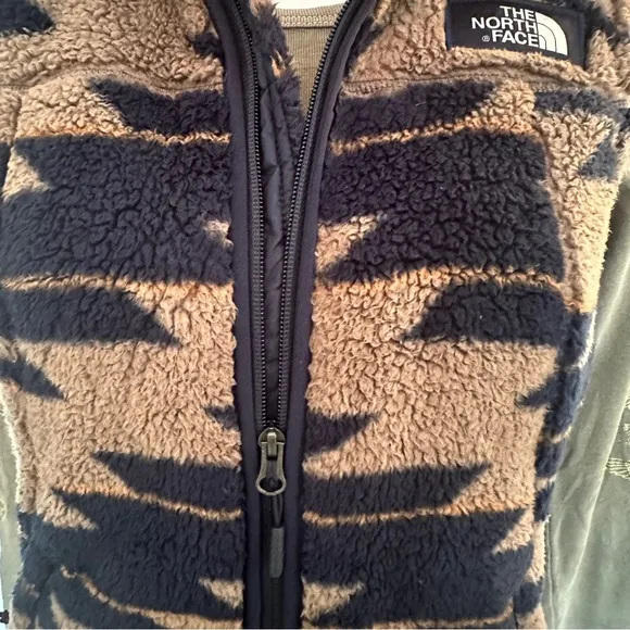 The North Face Campshire Vest - Women’s Small. Tan Navy Geo Print