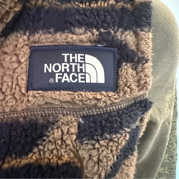 The North Face Campshire Vest - Women’s Small. Tan Navy Geo Print
