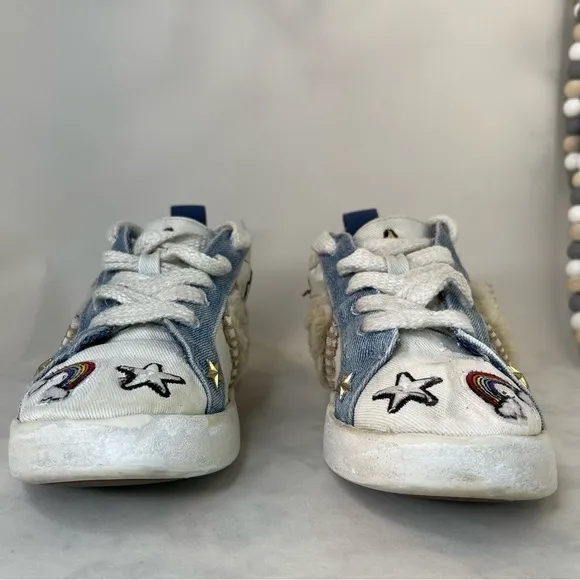 UGG girls K patch it sneakers size 3 white and blue