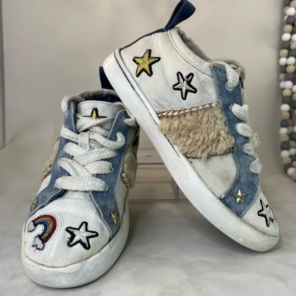 UGG girls K patch it sneakers size 3 white and blue