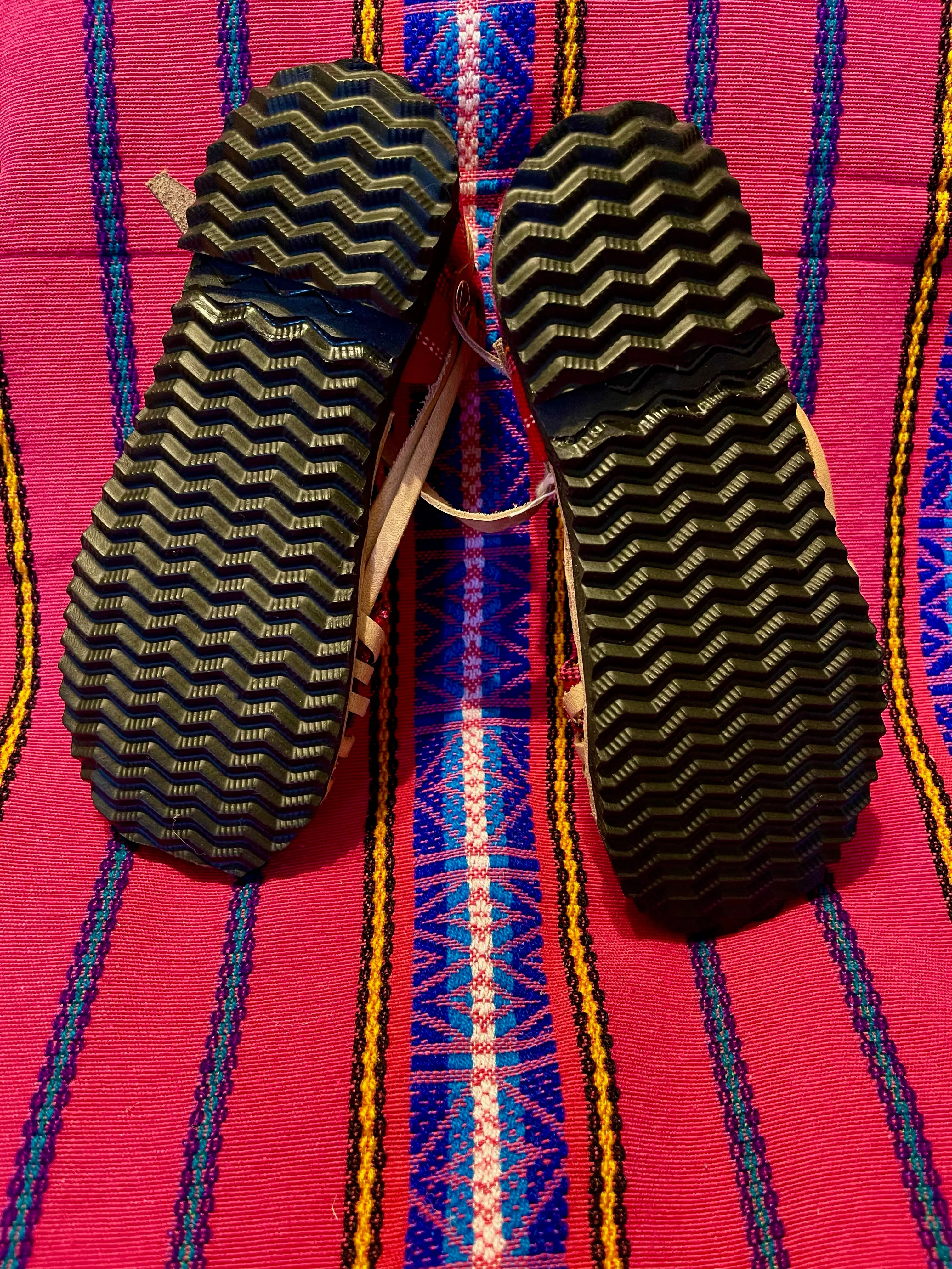 US 10.5- Kids Multicolor Huarachas- Huarachas para niñxs