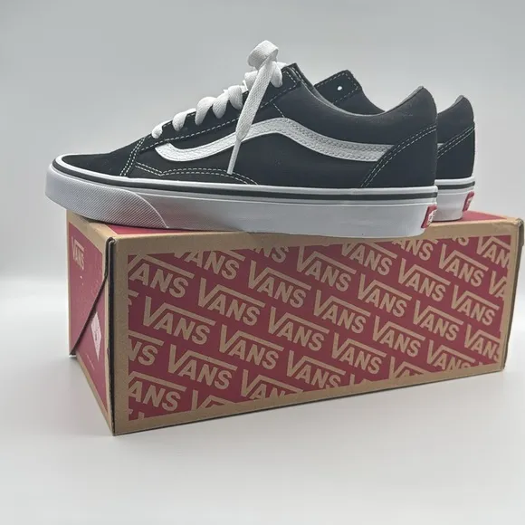 Vans Old Skool Black and White Sneakers Men’s Size 6Women’s 7.5