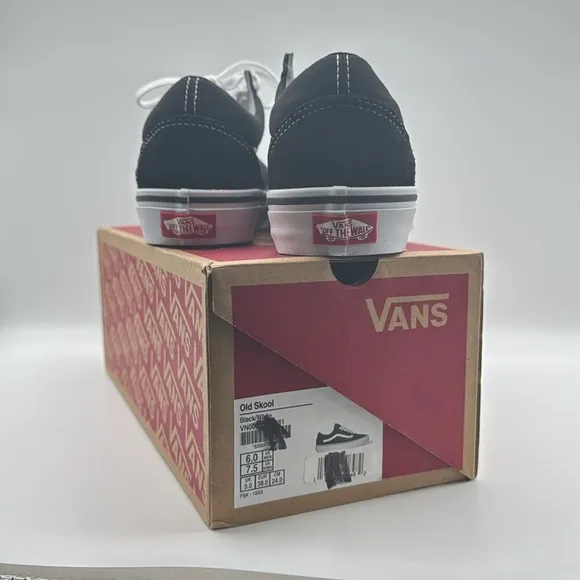 Vans Old Skool Black and White Sneakers Men’s Size 6Women’s 7.5