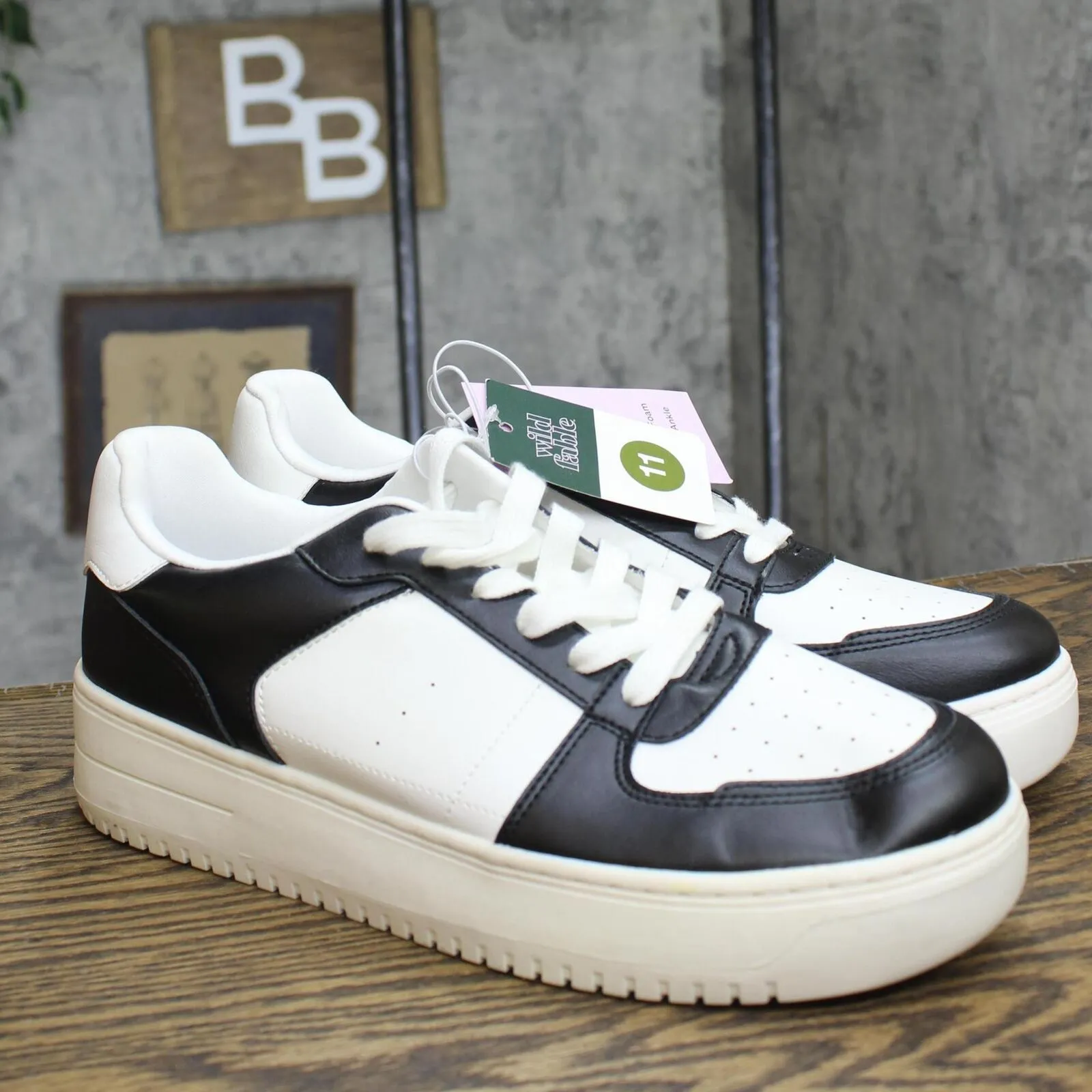 Wild Fable Womens Lola Lace-Up Sneakers with Memory Foam Insole Black 11M