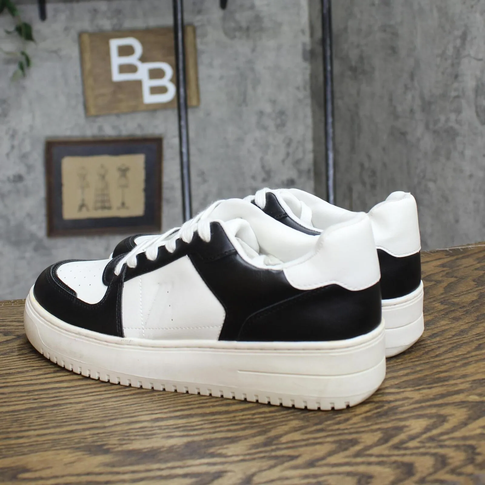 Wild Fable Womens Lola Lace-Up Sneakers with Memory Foam Insole Black 11M
