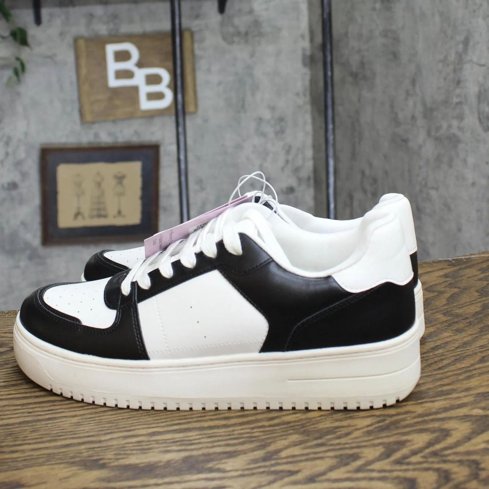 Wild Fable Womens Lola Lace-Up Sneakers with Memory Foam Insole Black 11M