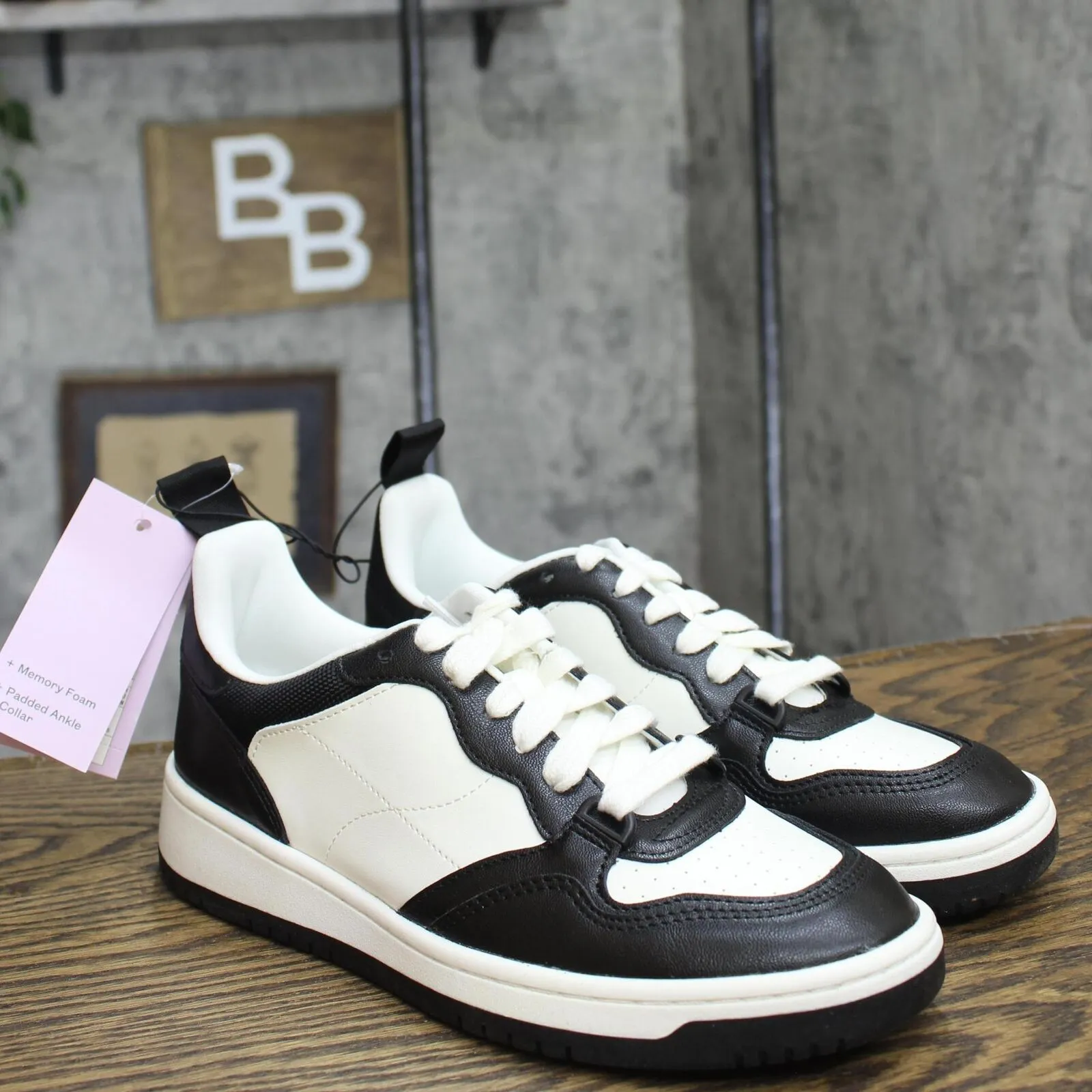Wild Fable Womens Netty Fashion Sneakers with Memory Foam Insole Black 7.5M